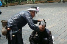 苏州欲带老伴游遍中国(带着老伴去旅游)