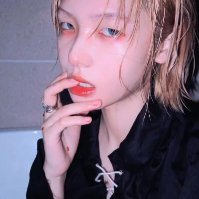苏州伴游女生樱花漫舞的资料